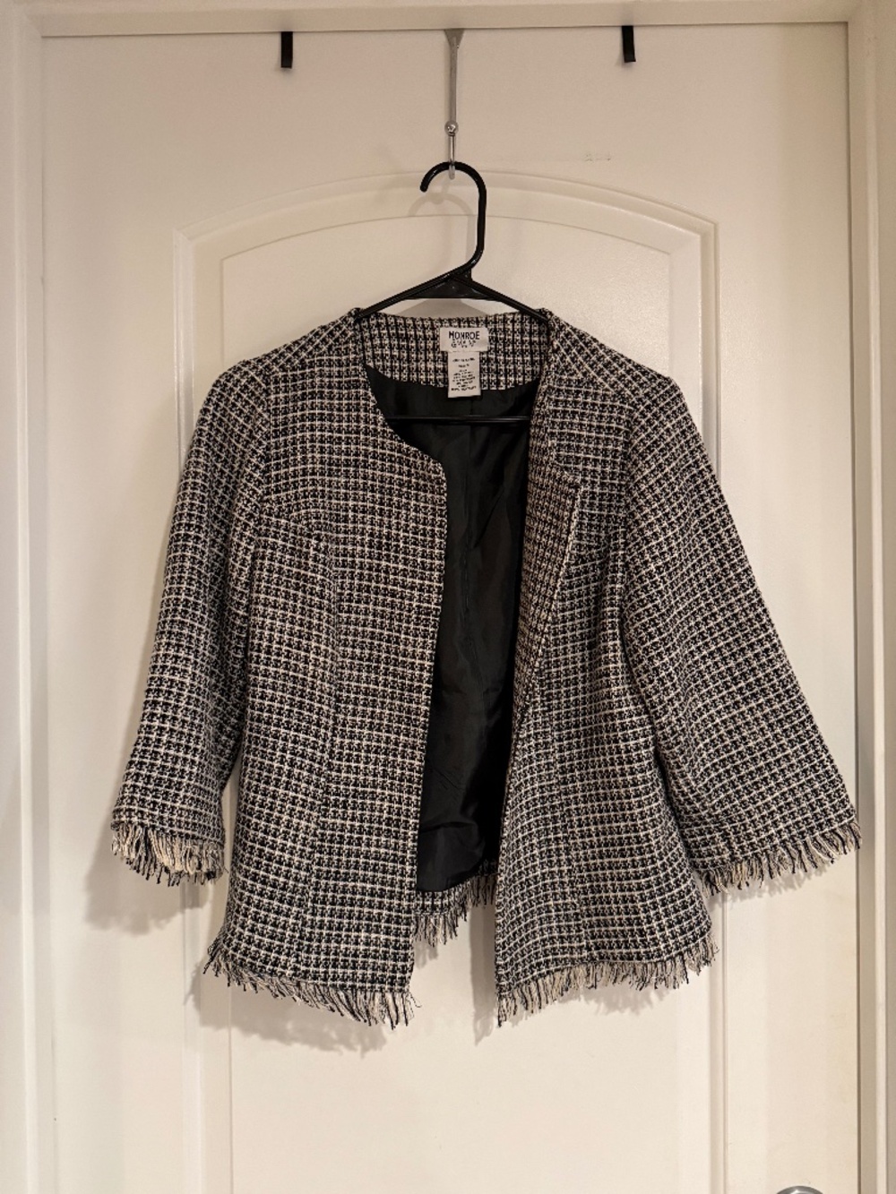Three Quarter Sleeve Length Houndstooth Blazer